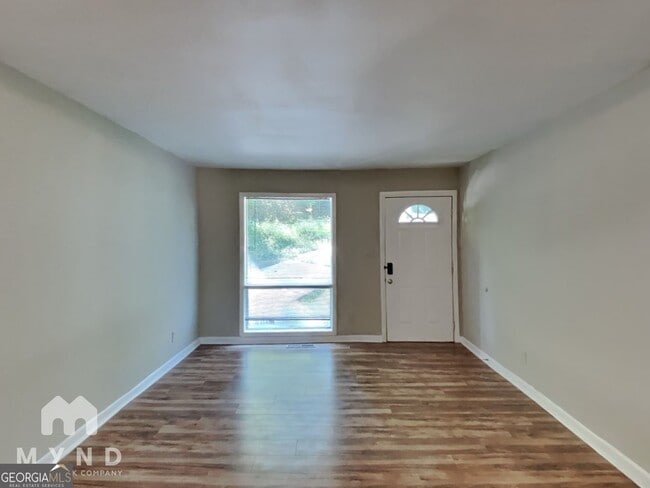 Photo - 502 Fairlane Cir NW