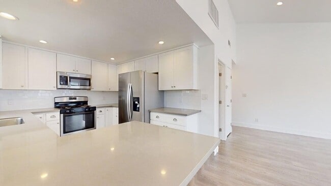 Building Photo - 1801 11th St Unit 2 Rental