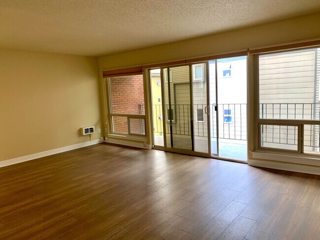 Photo - Ramayana Apartments