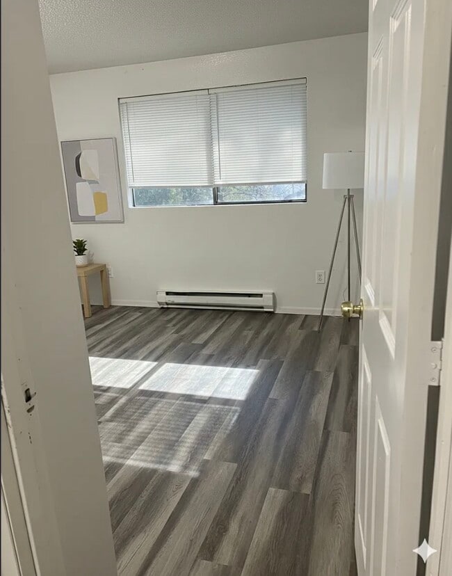 Photo - 216 Ellingson Dr Unidad D