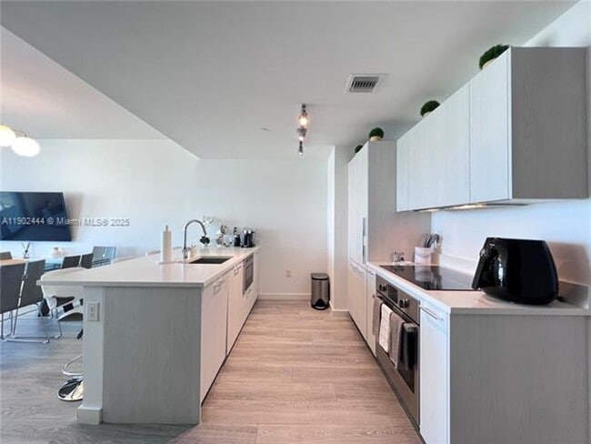 Photo - 501 NE 31st St Unidad 501 NE 31st St  2810