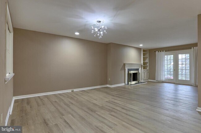 Photo - 1127 Wicklow Ct