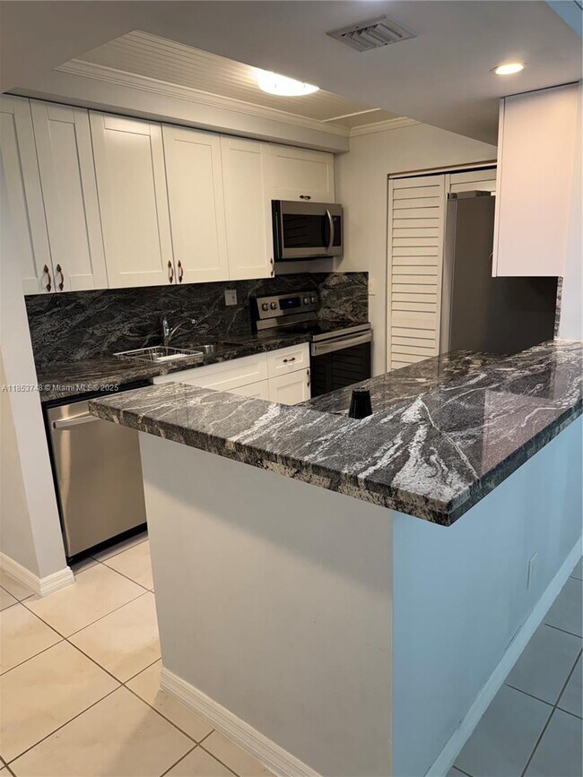 Building Photo - 303 Racquet Club Rd Unit 303 Rental