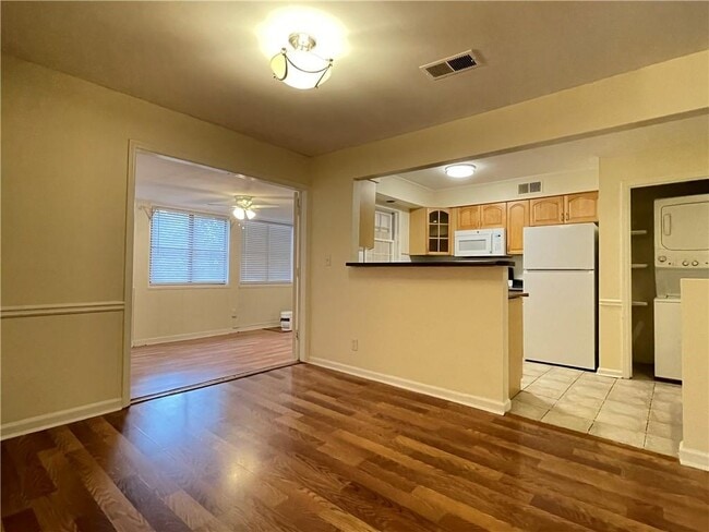 Photo - 59 Lamsden Ln NW