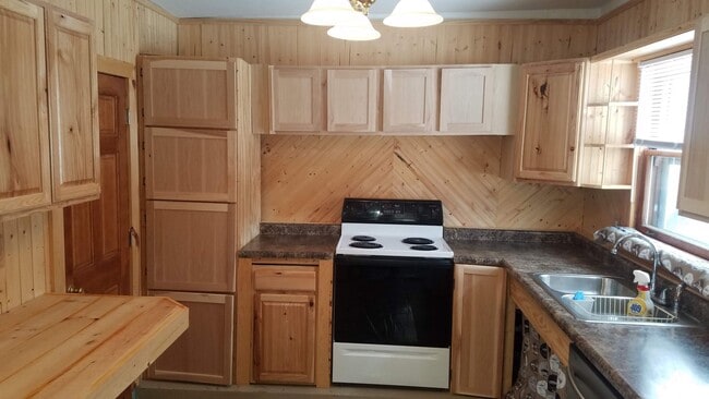 Photo - Morgan Park townhouse, yard, end unit, qui...