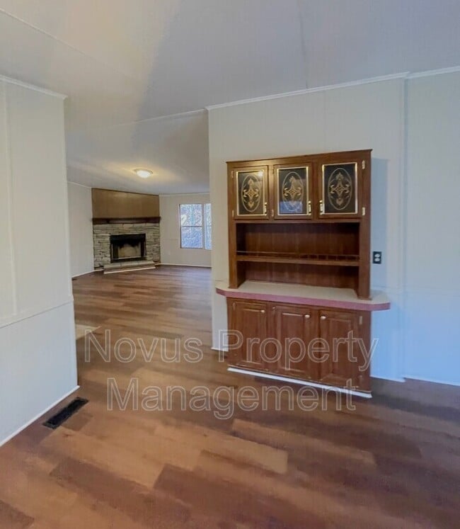 Photo - 249 Oakleigh Dr