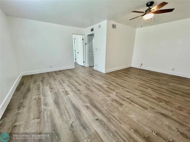 Photo - 4127 NW 88th Ave Unidad 101 Rental