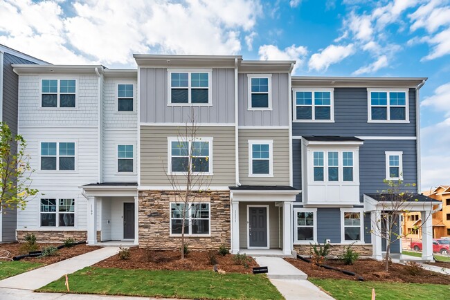 Like New Luxury Townhome In Brier Creek - Like New Luxury Townhome In Brier Creek