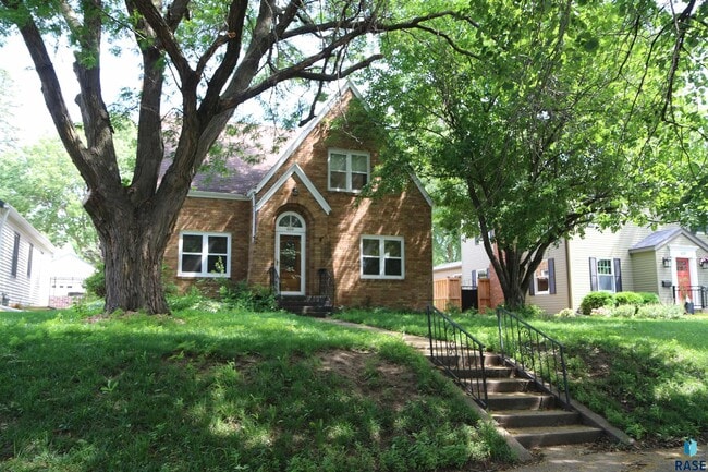 Building Photo - 620 E Wiswall Pl Rental