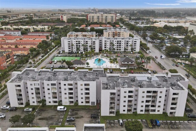 8145 NW 7th St Unit 111