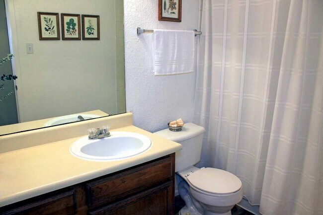 Photo - 2000 Cedar Bend Dr Unit 10305