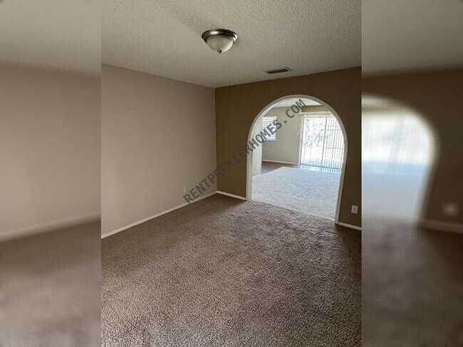 Photo - 2020 Fordham Ln