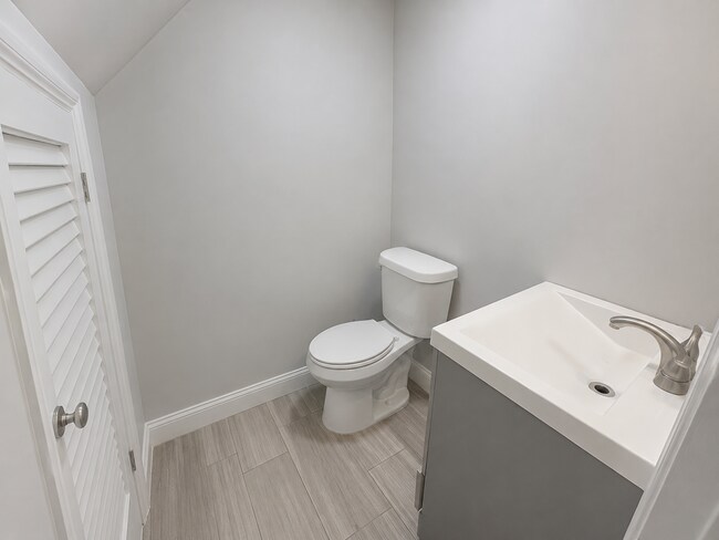 Photo - 1006 Summerfield Ave Unit 1006 1/2