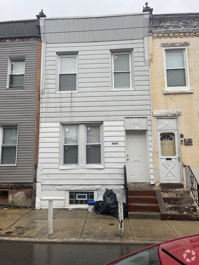 Building Photo - 3033 Fontain St Rental