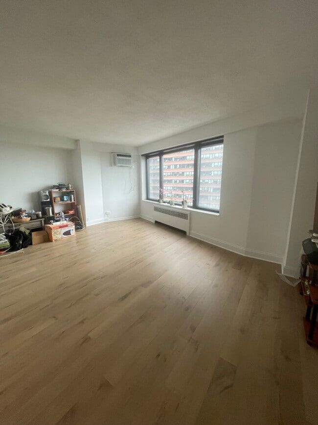 Photo - 3100 N Lake Shore Dr Unit 913