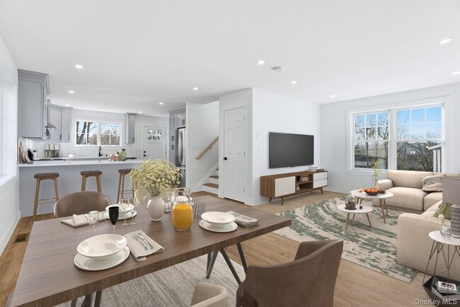 Photo - 78 N Kensico Ave