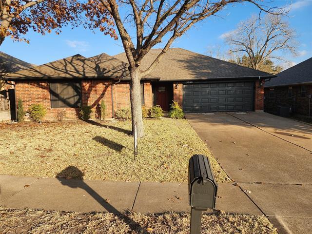 8240 Willis Ln