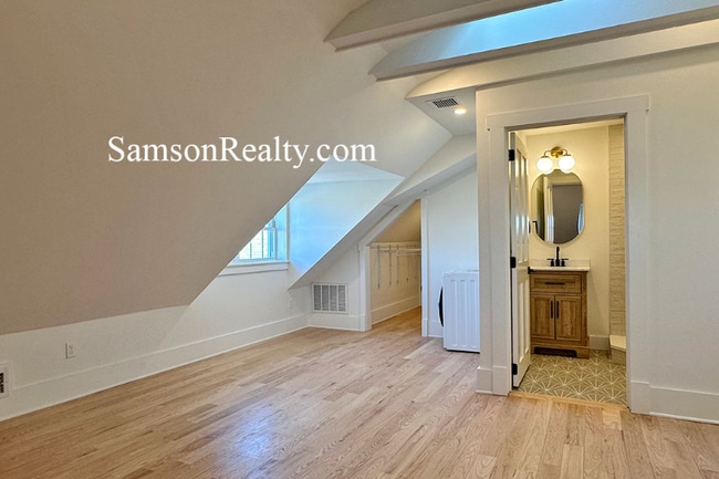 Photo - 31 Hope St Unidad 501