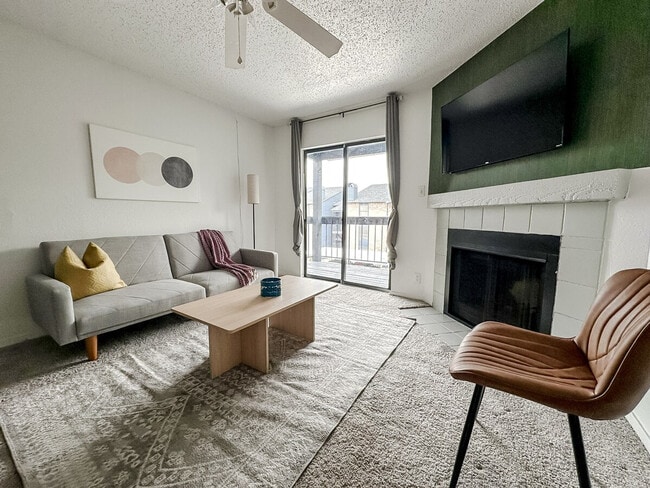 Photo - 1071 Clayton Ln Unidad ID1256105P