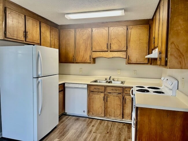 Photo - Conifer Ring #62 A&amp;B Unit 62B Conifer Ring