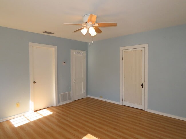 Photo - Quaint 1 Bedroom 1 Bath off S. Donnybrook