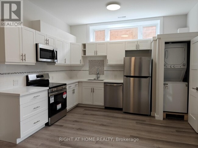 Photo - 3515 St Clair Ave E