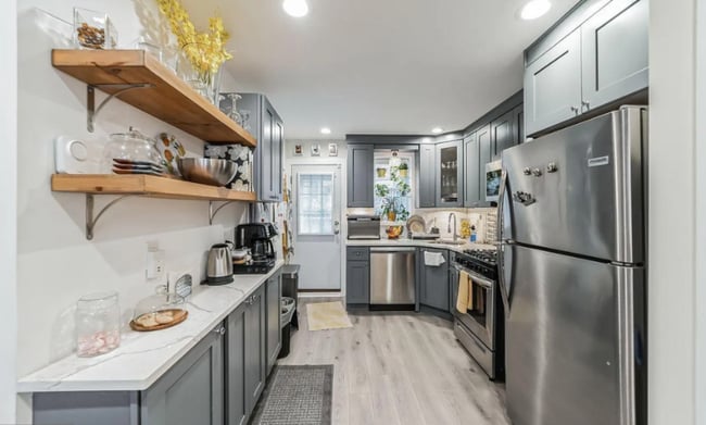 Photo - 2632 Gerritt St