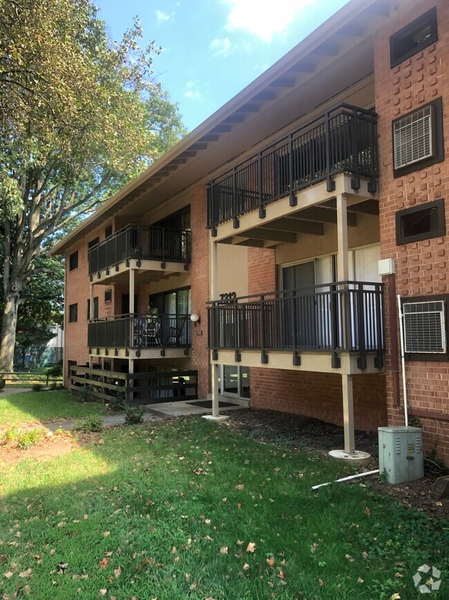 Building Photo - 7312 Route 29 Unit 204 Rental