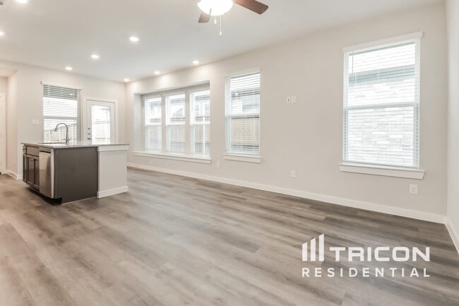 Photo - 2528 Waddill Rivers Wy