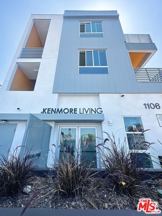 Building Photo - 1106 S Kenmore Ave Unit 301 Rental