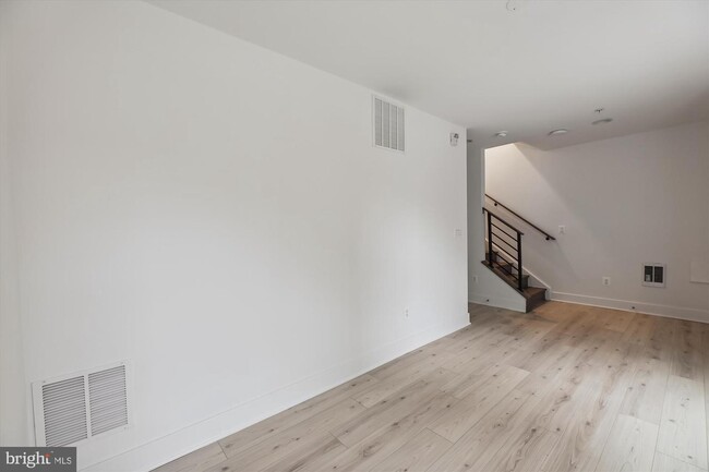 24 Mural Walk Northeast Townhome - Townhome Rental in Washington DC ...