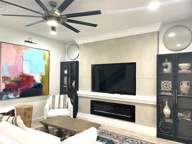 Photo - 3/2.5 FURNISHED OPTION- No deposit for qualified applicants! Short Term Available!