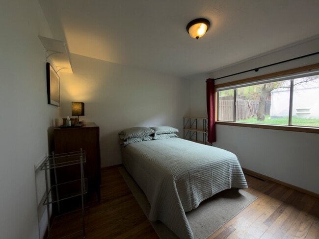 Building Photo - 3041 W 3rd Ave