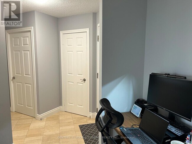 Photo - 80 Harrison Garden Blvd Unité 1124