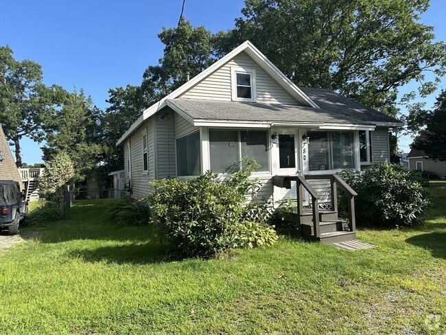 Building Photo - 8 Monroe Pkwy Rental