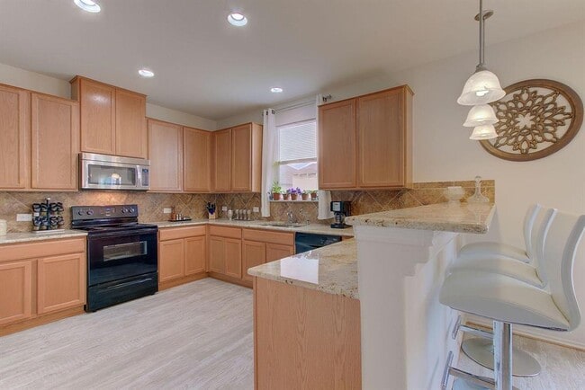 Photo - 6816 Sunderland Trail