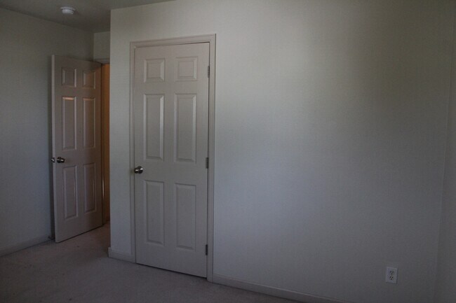 Photo - 460 Yarrow Cir