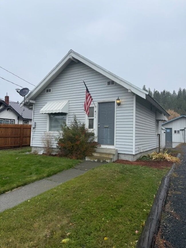 Building Photo - Great downtown location!