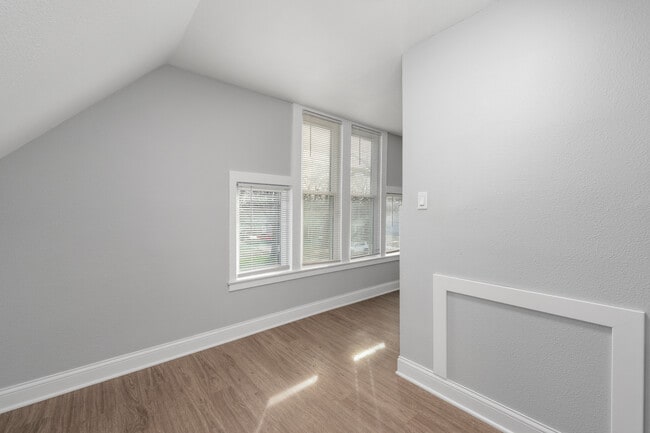 Photo - 221 N Elizabeth St Unit 2