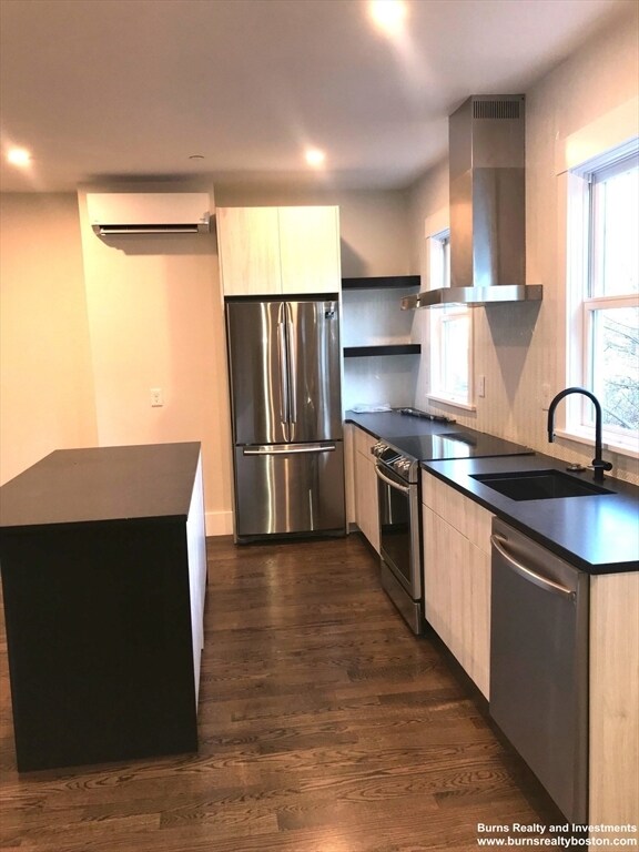 Photo - 2 Gifford Pl Unit 2