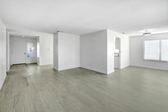 Photo - 2279 N Sycamore Ave