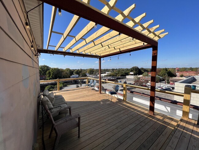 Photo - 121 N Main St