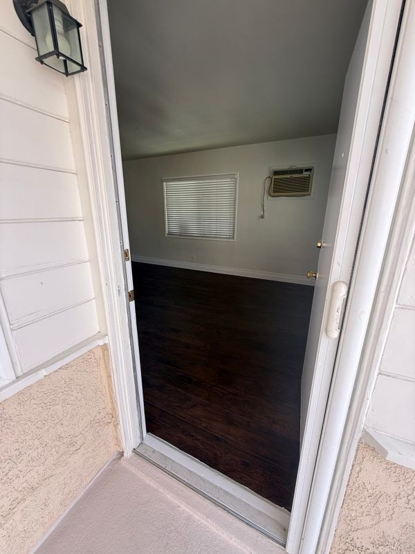 11280 Morrison St Unit 1/2