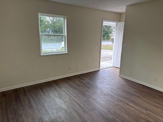 Photo - 3873 Fairmont Ave Unit B