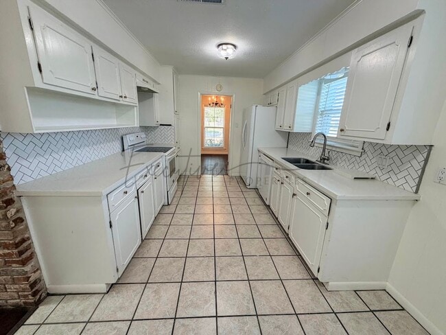 Photo - Great 3-Bedroom Family Home with Garage & Fenced Backyard