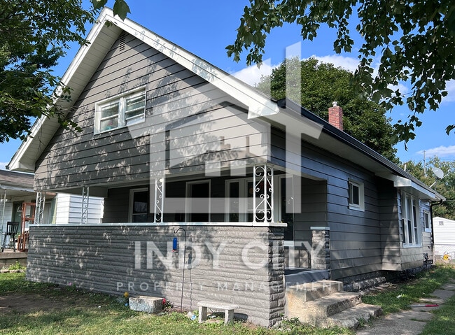 Building Photo - 1015 S Sheffield Ave