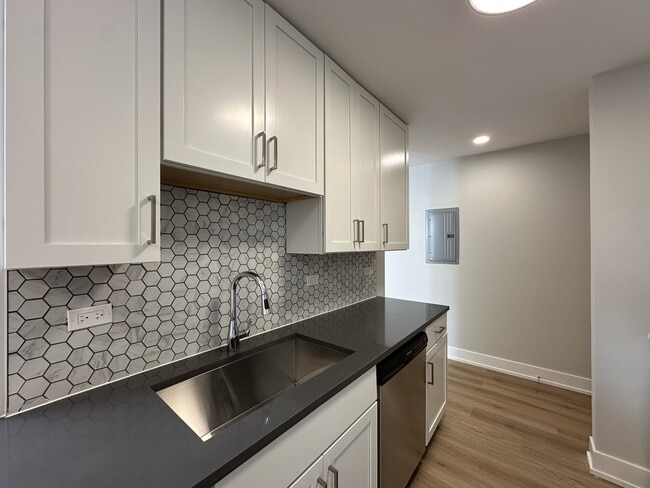 Photo - 535 W Aldine Ave Unit 214