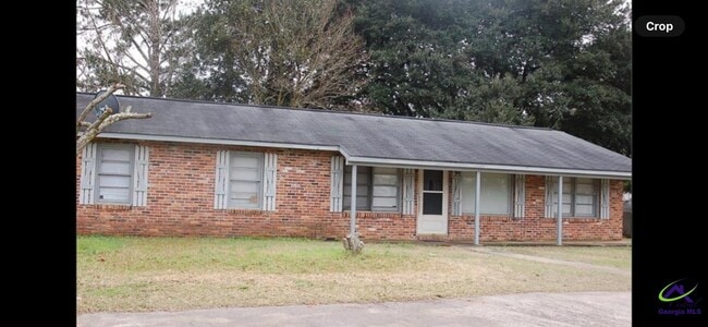 Building Photo - 300 Palomino Ln