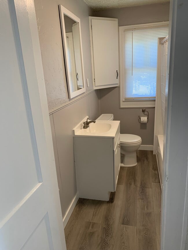 Photo - 813 N Bancroft St