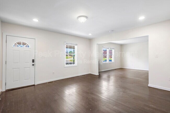 Photo - 819 Kinney St